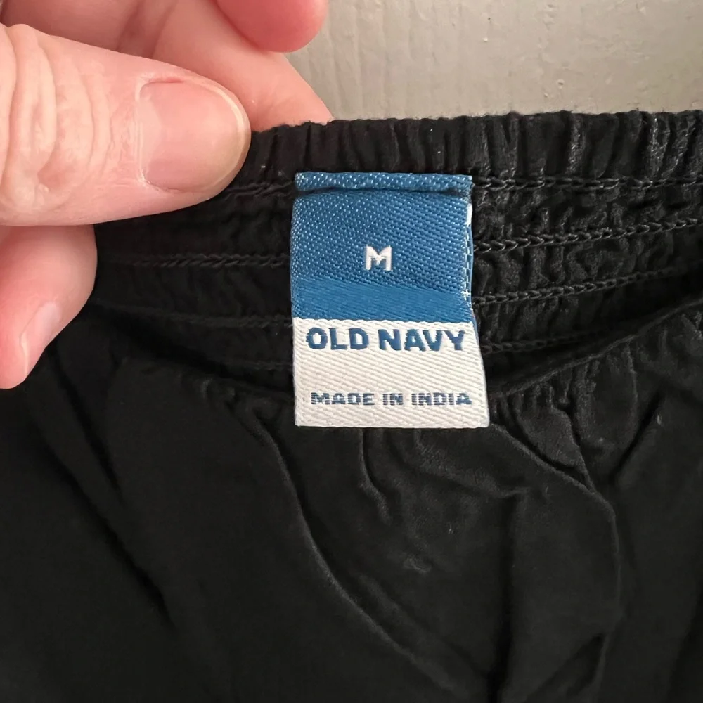 New Black Old Navy blouse - Picture 2 of 2